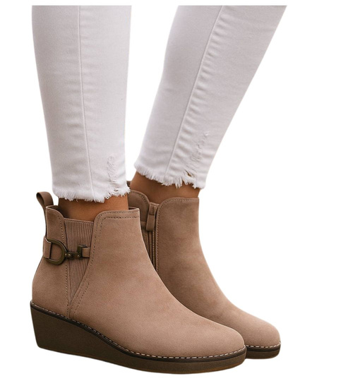 Zamszowe botki damskie na koturnie Beżowe /G2-2 18326 W480/