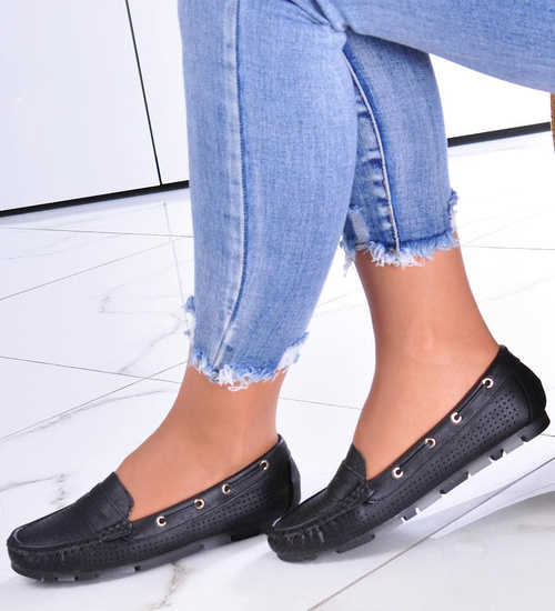 Czarne ażurowe półbuty /F7-2 11758 T390/