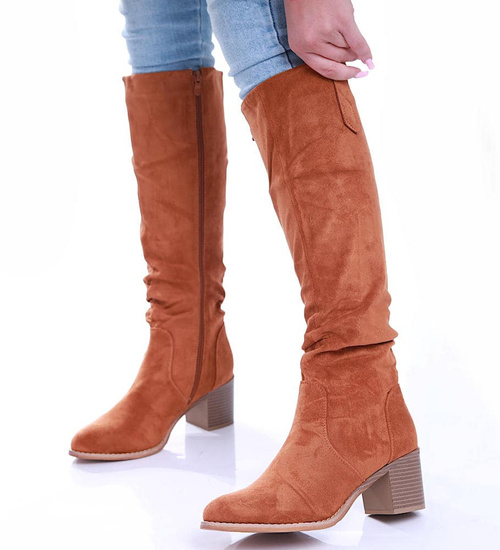 Brązowe kozaki damskie na obcasie /B2-3 17065 T480/