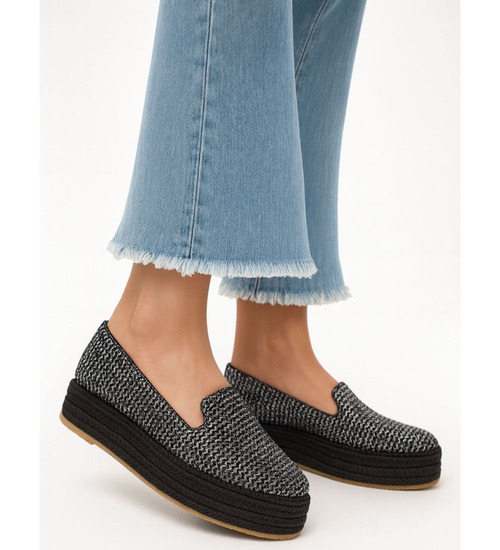Czarne wsuwane półbuty espadryle na platformie /C5-1 17227 G9-84/