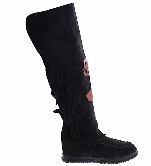 Czarne kozaki z frędzlami na niskim koturnie /D9-3 16911 T182/