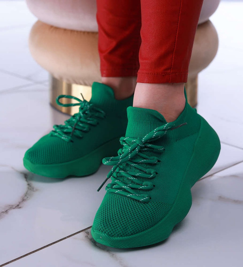 Zielone buty sportowe na niskim koturnie i platformie /G4-3 13511 T236/