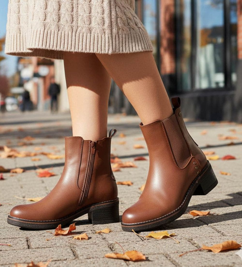 Karmelowe botki sztyblety na płaskim obcasie /A8-3 18415 W484/