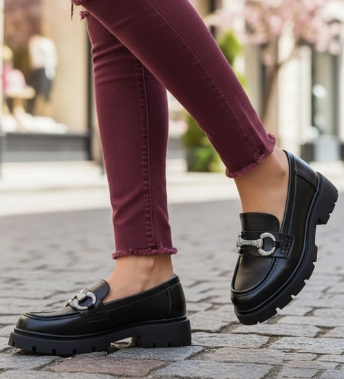 Wsuwane czarne loafersy damskie półbuty na platformie /F10-2 15431 T438/