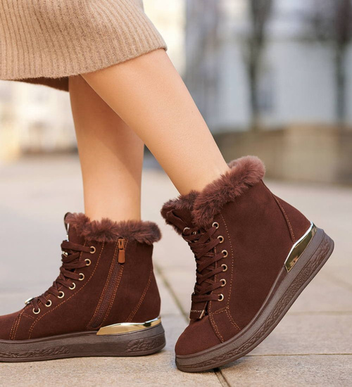 Czekoladowe zimowe trampki z kożuszkiem  /G11-3 18496 T7/