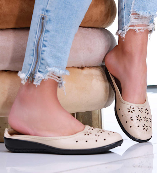 Ażurowe beżowe klapki z krytymi noskami /H2 B2-1 16096 T094/