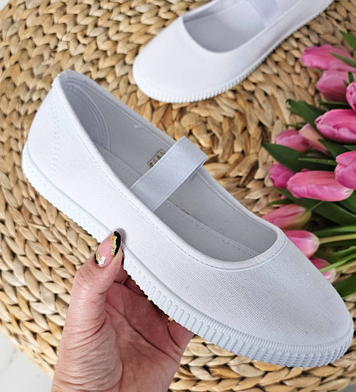 Wsuwane białe balerinki tenisówki czeszki /F6-2 15529 T295/