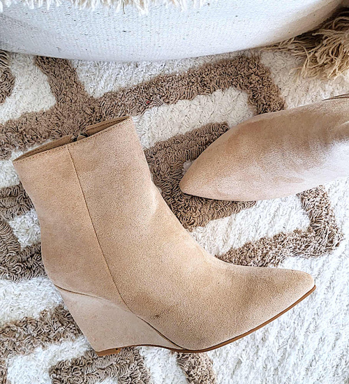 Beżowe ocieplane botki na koturnie /D8-1 18616 T248/