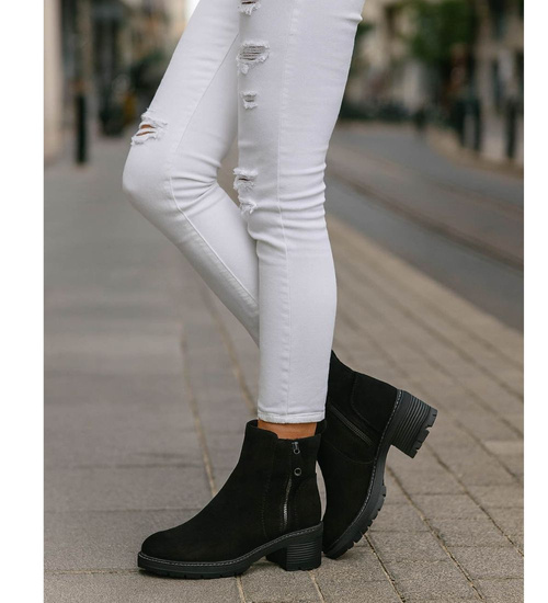 Czarne botki damskie na grubym obcasie /D9-2 18244 W532/