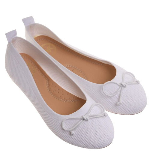 Białe baleriny damskie z tkaniny /B3-2 17940 G132/