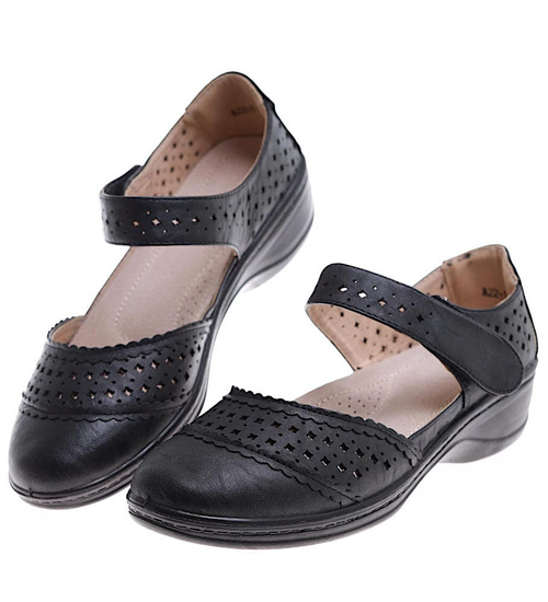 Czarne ażurowe półbuty z paskiem na rzep /F3-3 16358 T232/