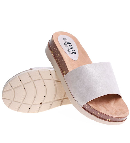 Srebrne klapki damskie na platformie /A10-2 16109 T231/