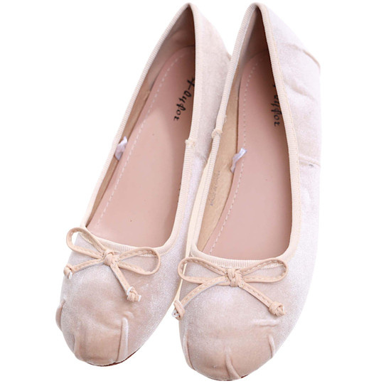 Zamszowe beżowe balerinki z paseczkami /A8-2 13330 T035/ Zamszowe beżowe balerinki z paseczkami /A8-2 13330 T035/