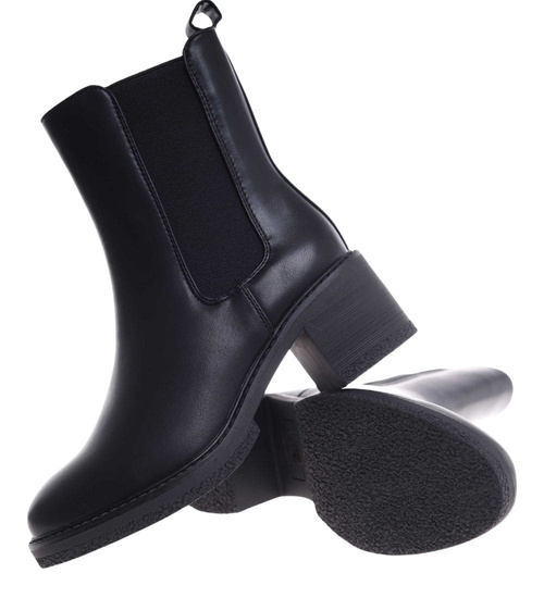 Czarne botki damskie na grubym obcasie /A10-3 18395 W259/