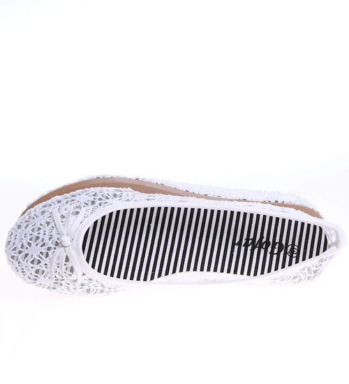 Białe balerinki z koronki /E5-2 16104 T182/