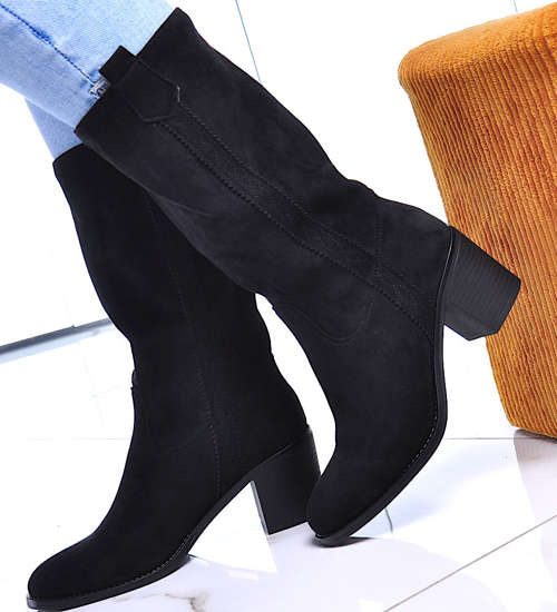 Czarne zamszowe kozaki na słupku /D9-2 12375 T590/ Czarne zamszowe kozaki na słupku /D9-2 12375 T590/