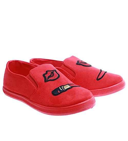 Dziewczęce wsuwane tenisówki czerwone z naszywkami /A4-3 15565 T195/