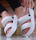 Designerskie Białe klapki na basen B4-1 13831 S2/