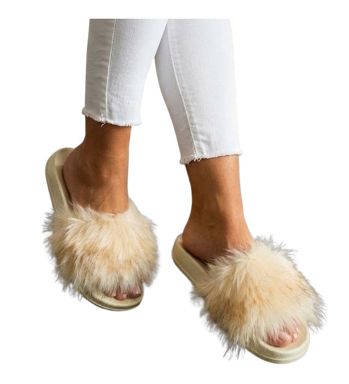 Beżowe klapki damskie z futerkiem /G4-2 4208 S1077/