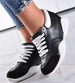 Czarne sneakersy na niskim koturnie /B2-3 9721 S190/