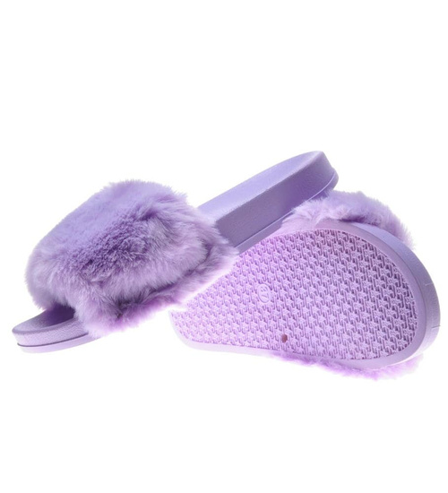 Wygodne damskie klapki z futerkiem Fioletowe /E2-2 7139 S193/