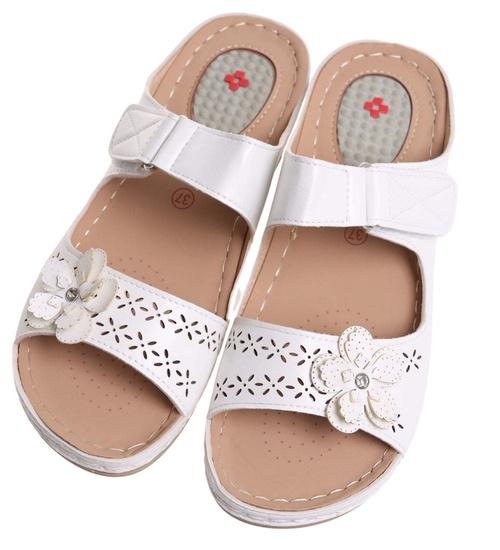 Białe klapki na koturnie i platformie /E2-2 177866 T280/