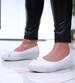Białe tenisówki wsuwane na niskim koturnie /E2-1 16520 T155/