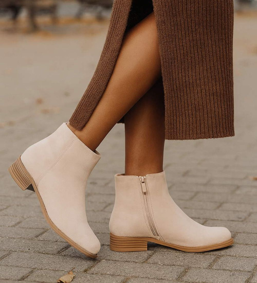 Beżowe botki damskie na płaskim obcasie /K3-1 18509 W232/