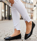Czarne baletki damskie lakierowane /F8-2 13077 T196/