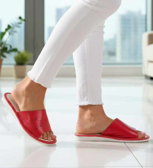 Czerwone domowe klapki kapcie /F4-1 15605 T8-5//