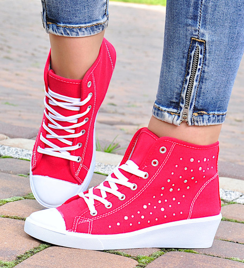 Czerwone trampki na niskim koturnie /E2-2 8470 S095/ 