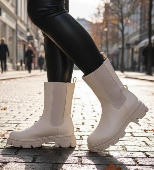 Beżowe botki sztyblety z łańcuchem /A3-3 12254 S798/