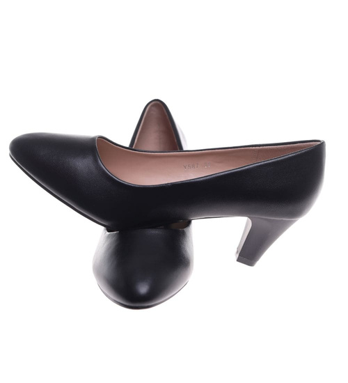 Klasyczne czarne czółenka na obcasie /F10-2 18630 T352/