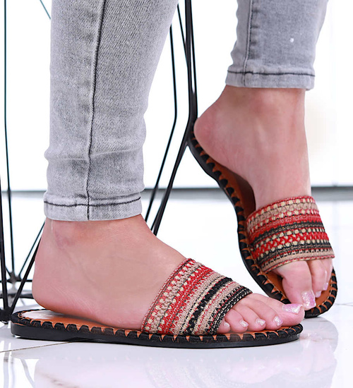 Płaskie klapki damskie z azteckim wzorem Black /B4-2 16354 G079/