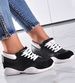 Czarne sneakersy na niskim koturnie /B2-3 9721 S190/