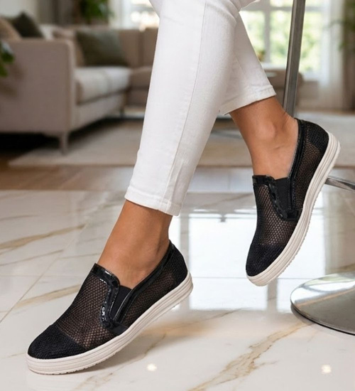 Ażurowe czarne tenisówki slip on /D2-2 11942 T191/