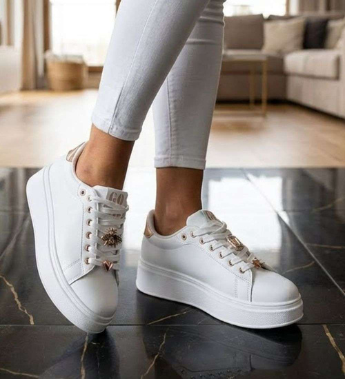 Białe sznurowane damskie trampki na platformie /B5-3 16211  T535/
