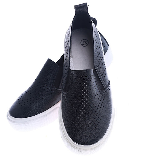 Ażurowe wsuwane trampki slip on Czarne /B6-2 13765 T122/