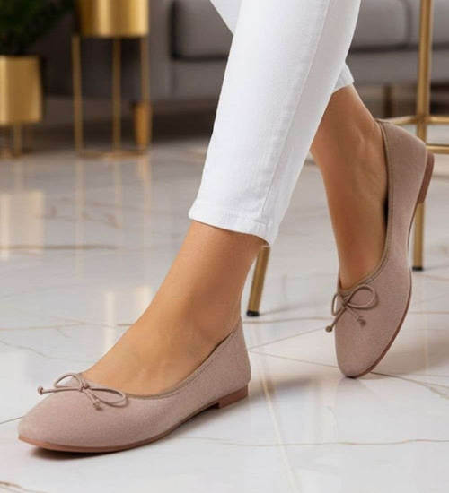 Zamszowe baleriny damskie z kokardą Ciemno beżowe /A9-2 17546 G133/