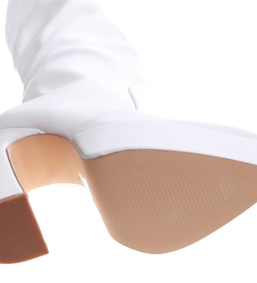 Białe kozaki damskie na platformie /A7-1 16914 G282/