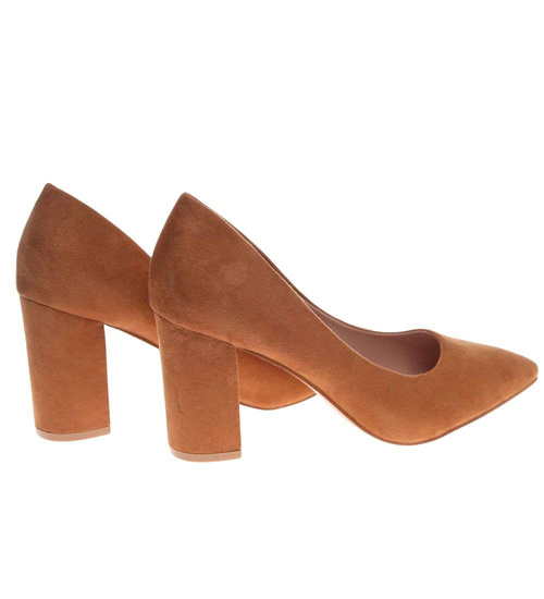 Zamszowe karmelowe czółenka na słupku /A10-3 18665 T152/