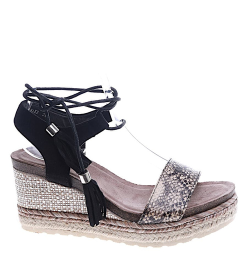 Sandały na koturnie i platformie Czarne /D8-2 14047 S290/