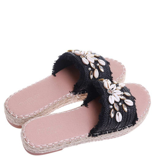 Czarne klapki na niskiej platformie /F2-2 17674 G289/