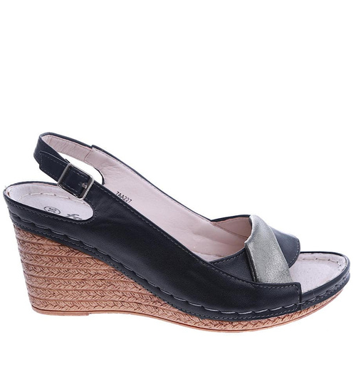 Czarne sandały na koturnie i platformie /E2-2 14134 S530/