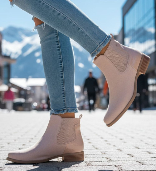 Beżowe botki damskie na płaskim obcasie wsuwane /L3-2 18507 W232/