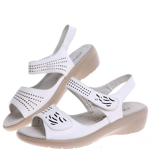 Białe sandały damskie na niskim koturnie /C4-3 16156 T340/