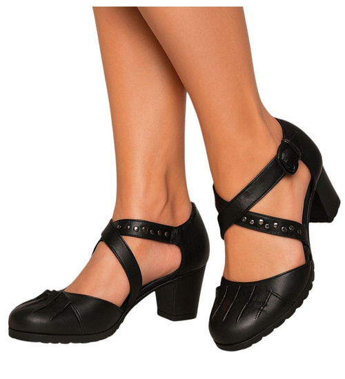 Czarne czółenka z paseczkiem na niskim obcasie /B4-2 14129 T143/