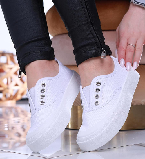 Wsuwane białe trampki na platformie /A10-3 14076 S260/