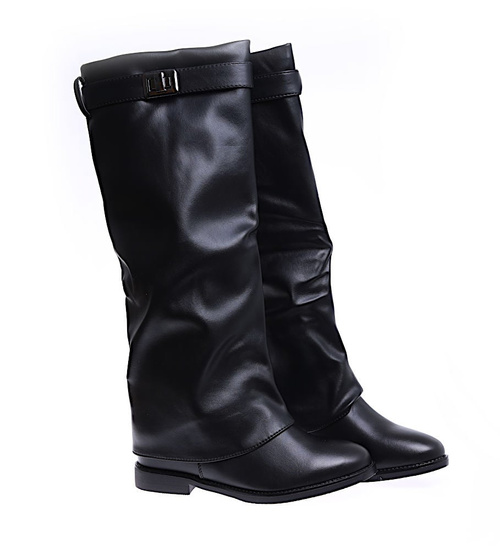 Czarne lekko ocieplone kozaki na koturnie /A6-1 15223 T595/