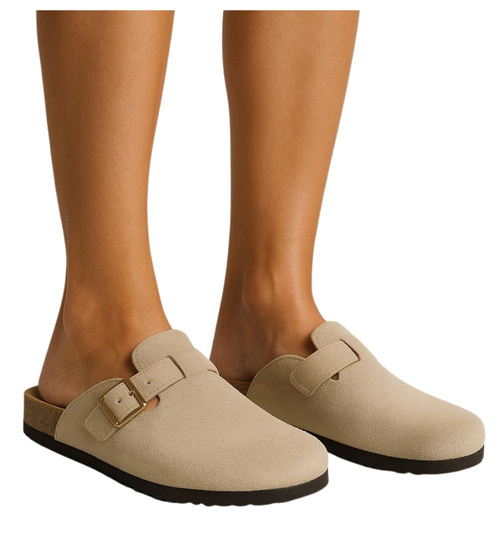 Beżowe kryte klapki damskie profilowane /F4-3 17936 W112/